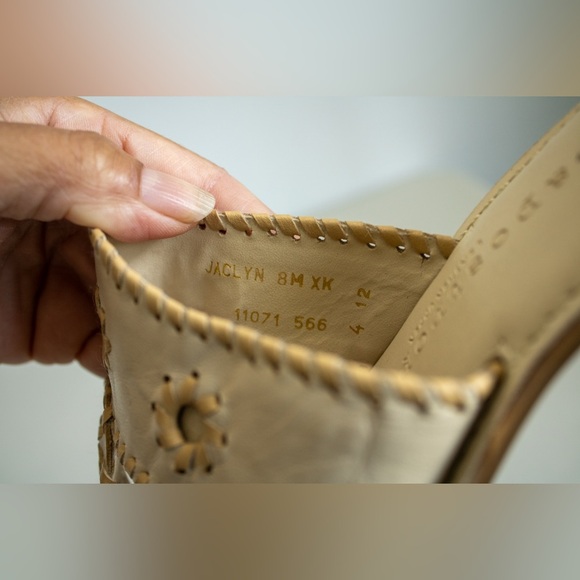 Apostrophe Jaclyn Cream Leather Sandals Floral Whipstitch Women’s Shoes Size 8 - Picture 9 of 10